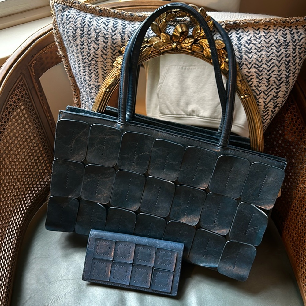 Canadian-designed blue vegan bag and wallet from Espe.